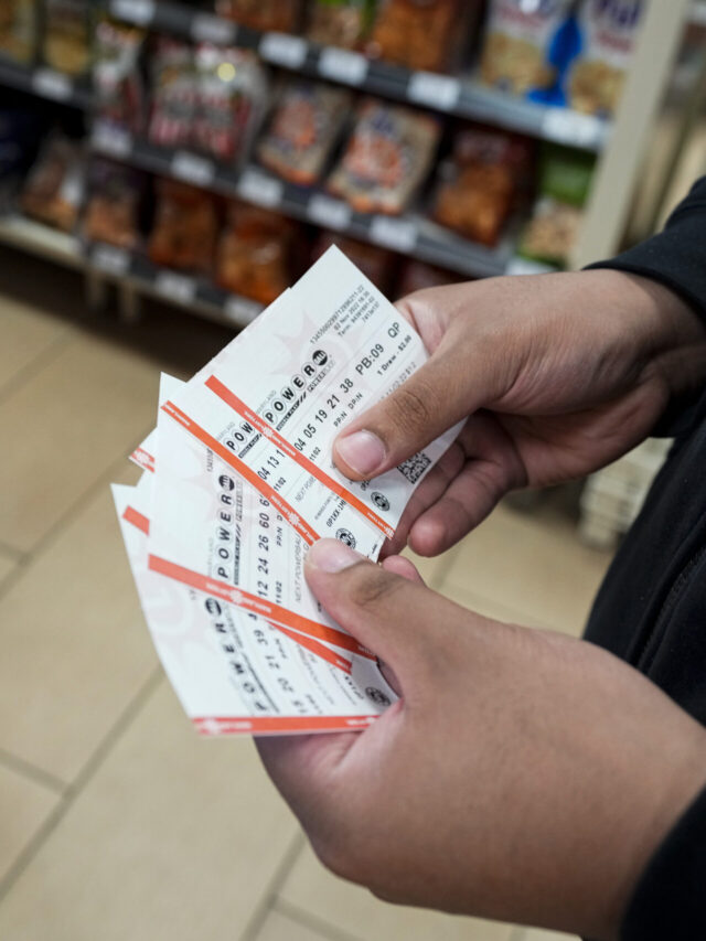 Southern Californian Claims $725 Million Powerball Jackpot